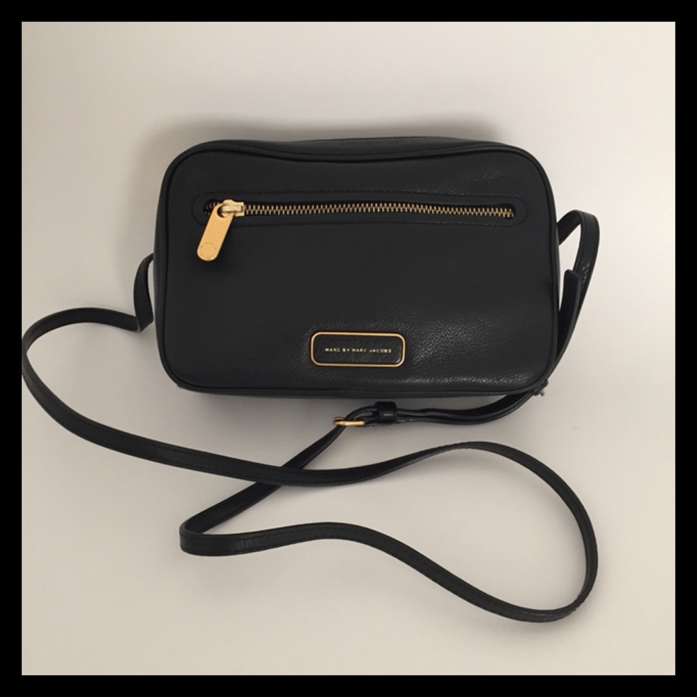 ๐ขSOLD๐ขMarc By Marc Jacobs Black Mini CB - Picture 1 of 8